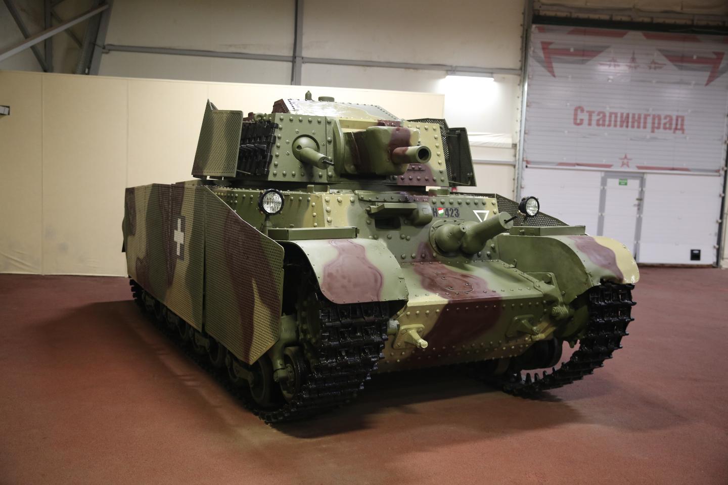 Танковая 41. Венгерский танк Туран 1. 41.M Turán II. Танк с двумя двигателем среднего класса. Танк 41tp Гусар.
