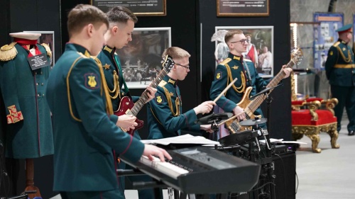 Объединенная историческая выставка марта открыта!