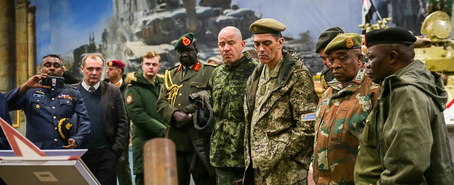 Военные дипломаты посетили парк «Патриот»