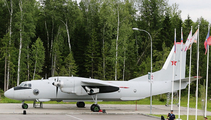 Самолет АН-26