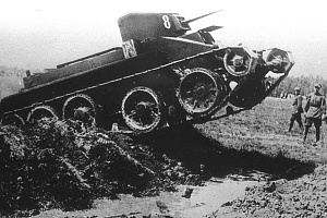 Танк БТ-2 с пушечным вооружением, Московский ВО, лето 1934г.