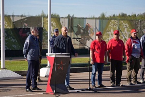 photo_5345902328718423319_y