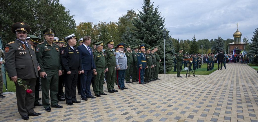 Открытие памятника танкистам