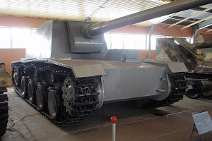 САУ СУ-128 в экспозицииЦМБТВТ