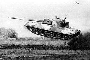 Демонстрация возможностей танка Т-80У - июнь 1999