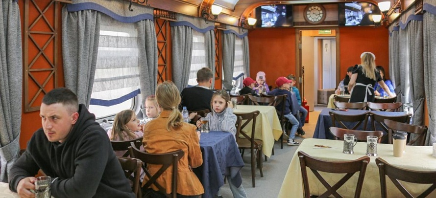 В вагоне-ресторане на платформе «АРМИ» заработал «Спецбуфет»