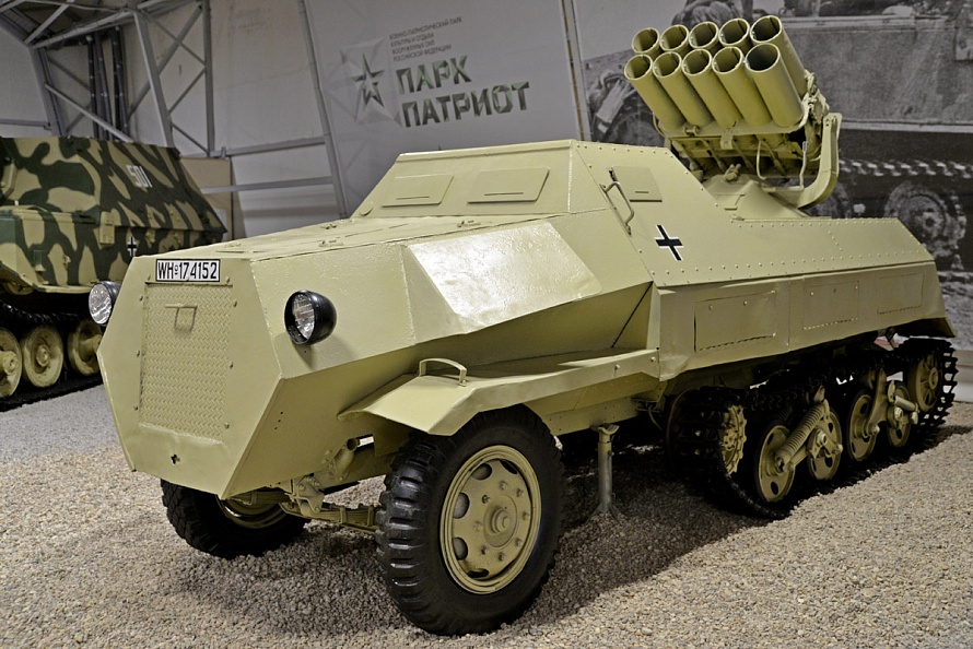 Полугусеничная реактивная система залпового огня 15 cm Panzerwerfer 42 auf. Sf  Sd.Kfz.4/1