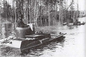 Танки Т-38 на плаву во время маневров. Московский военный округ, 1937 год