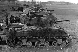 Канадские танки «Шерман» Mk.V в Германии, весна 1945 года.