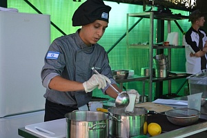 «Выступление команды Израиля на III этапе конкурса «Полевая кухня».  Полигон «Алабино» (Россия), 2018 г.»