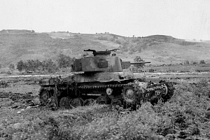 Японский танк «Тип 2597 «Шинхото Чи-ха» на острове Сайпан. Тихоокеанский театр военных действий. Июль 1944 год