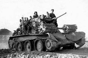 Legkiy-tank-BT_5-s-fashinami-i-desantom-na-bortu.-Ukraina_-12-maya