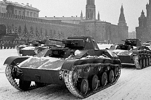 Tanki-T_60-na-parade-na-Krasnoy-Ploshchadi.-7-noyabrya-1941g.-v-Moskve.