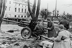 Raschet-ZIS_3-vedyet-ogon-po-protivniku-v-Dantsige-Polsha