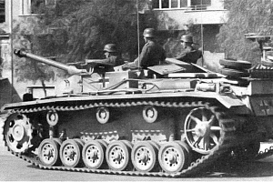 StuG-III-Ausf.-F8-iz-sostava-parashyutno_tankovoy-divizii-Hermann-G_ring.-Italiya_-1943-g.