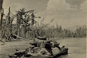 Японский танк Чи ха подбитый в боях на Гуадалканале в 1944 г 