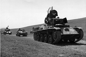 Венгерская танковая колонна. Впереди венгерский легкий танк 38M Toldi I