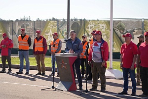 photo_5345902328718423315_y