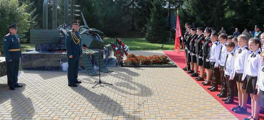 В День танкиста символично приняли присягу юные курсанты