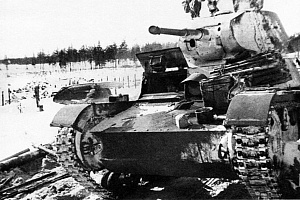 Советский легкий танк Т-26  выпуска 1939 года выдвигается к месту боев на Карельском перешейке, февраль 1940