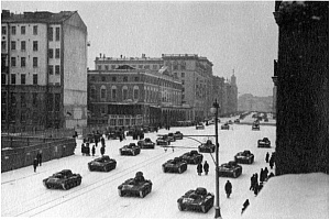 Танки Т-60 перед парадом на Красной Площади. 7 ноября 1941г. г. Москва.