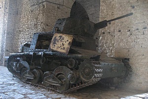 Танк в Гирокастре