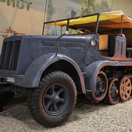 Средний полугусеничный тягач Sd.Kfz. 7