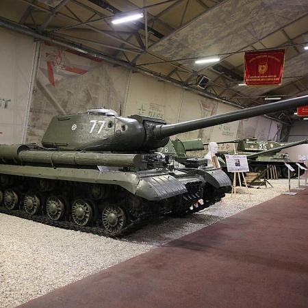 Тяжелый танк ИС-2