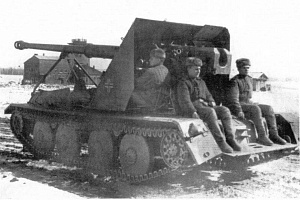 Razmeshchenie-ekipazha-SAU-Ardelta-na-marshe.-NIBT-poligon_-vesna-1946g