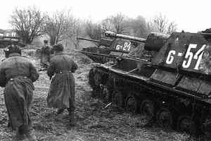 Podderzhka-atakuyushchey-pekhoty-v-gody-Velikoy-Otechestvennoy-voyny