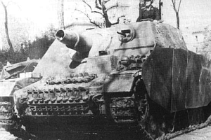 САУ Sturmpanzer IV «Brummbär» в районе Будапешта, 1944 год